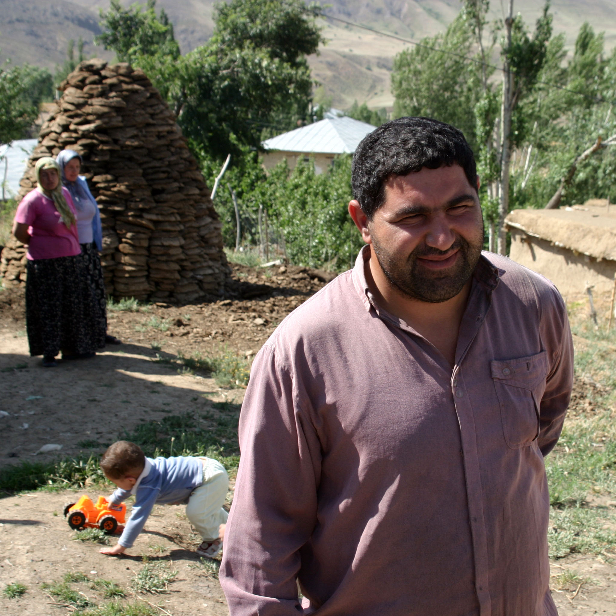 چهره افراد محلی در روستای لمبر 