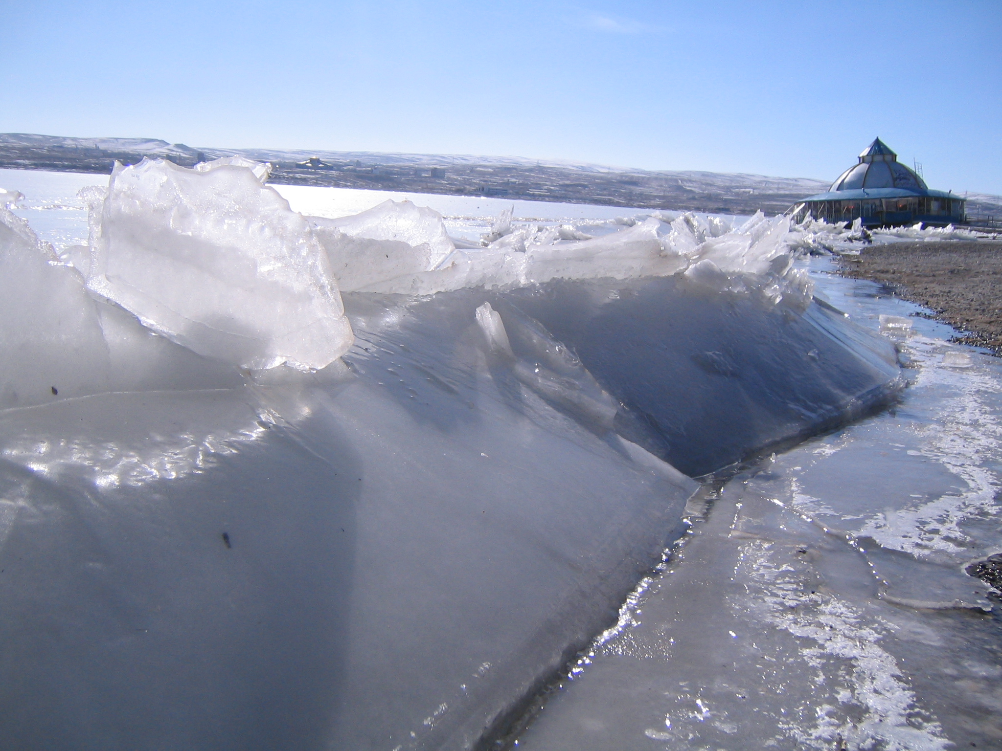 دریاچه یخ زده شورابیل 