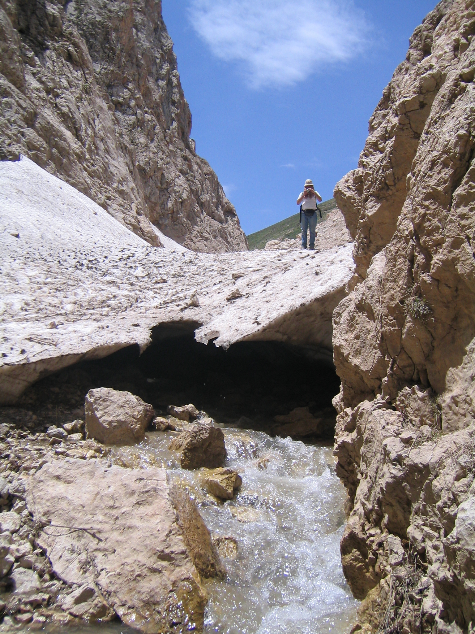 Trekking in Lar national park 