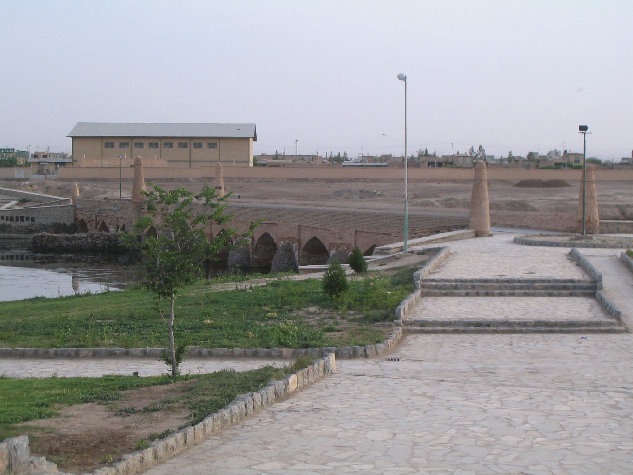 Varzaneh Old Bridge 