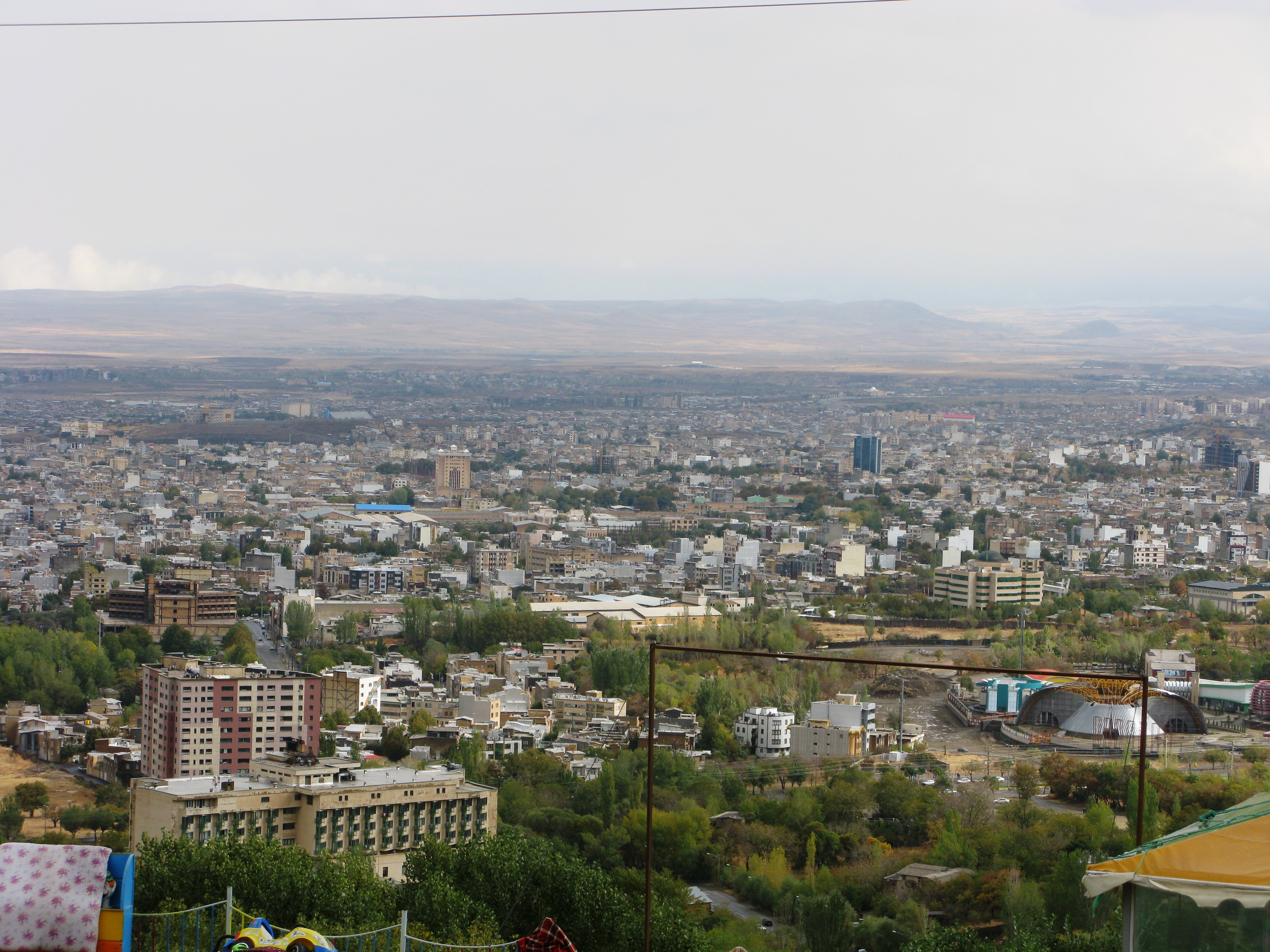 نمای شهر همدان 