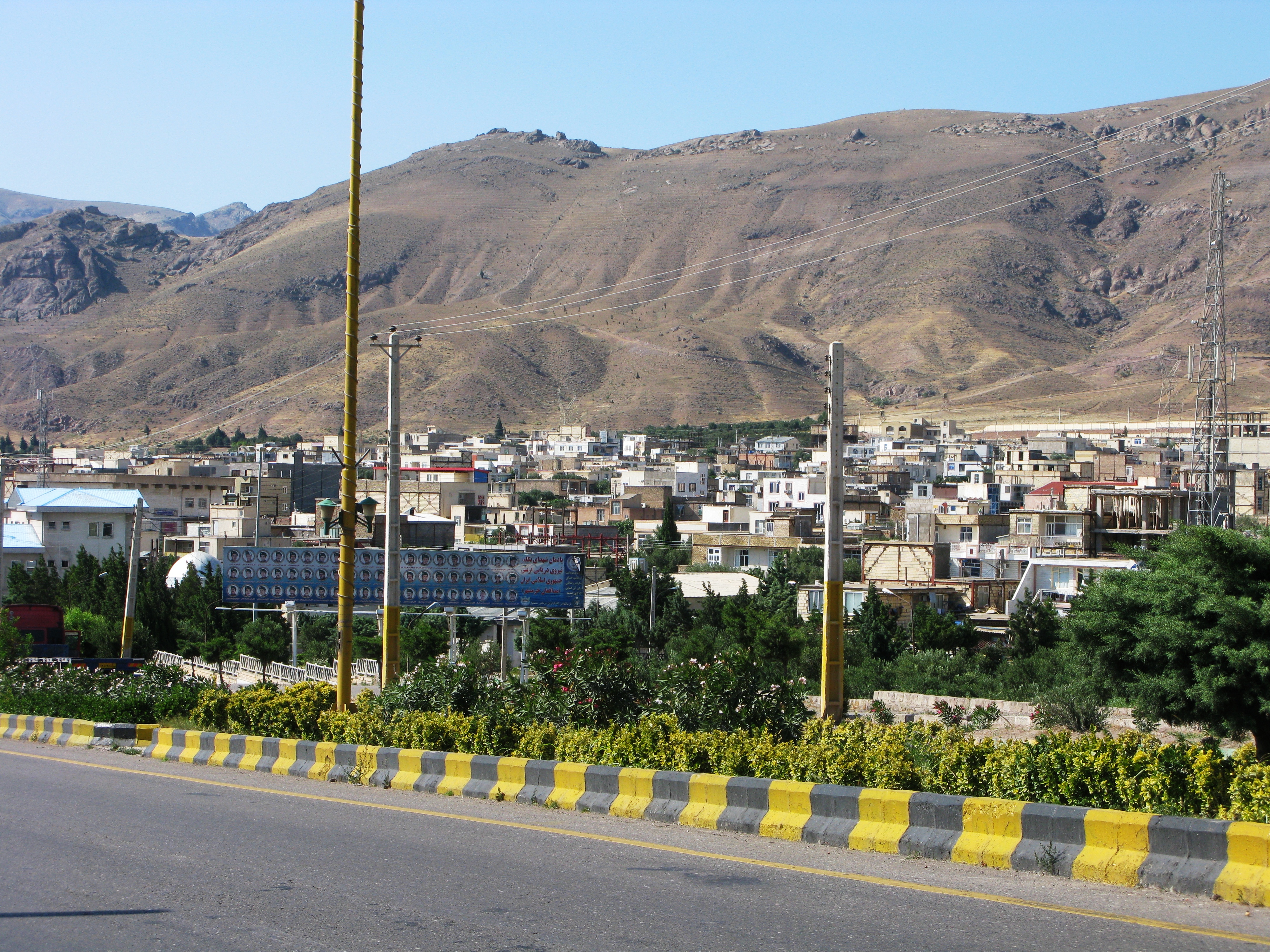 نمایی از شهر منجیل 