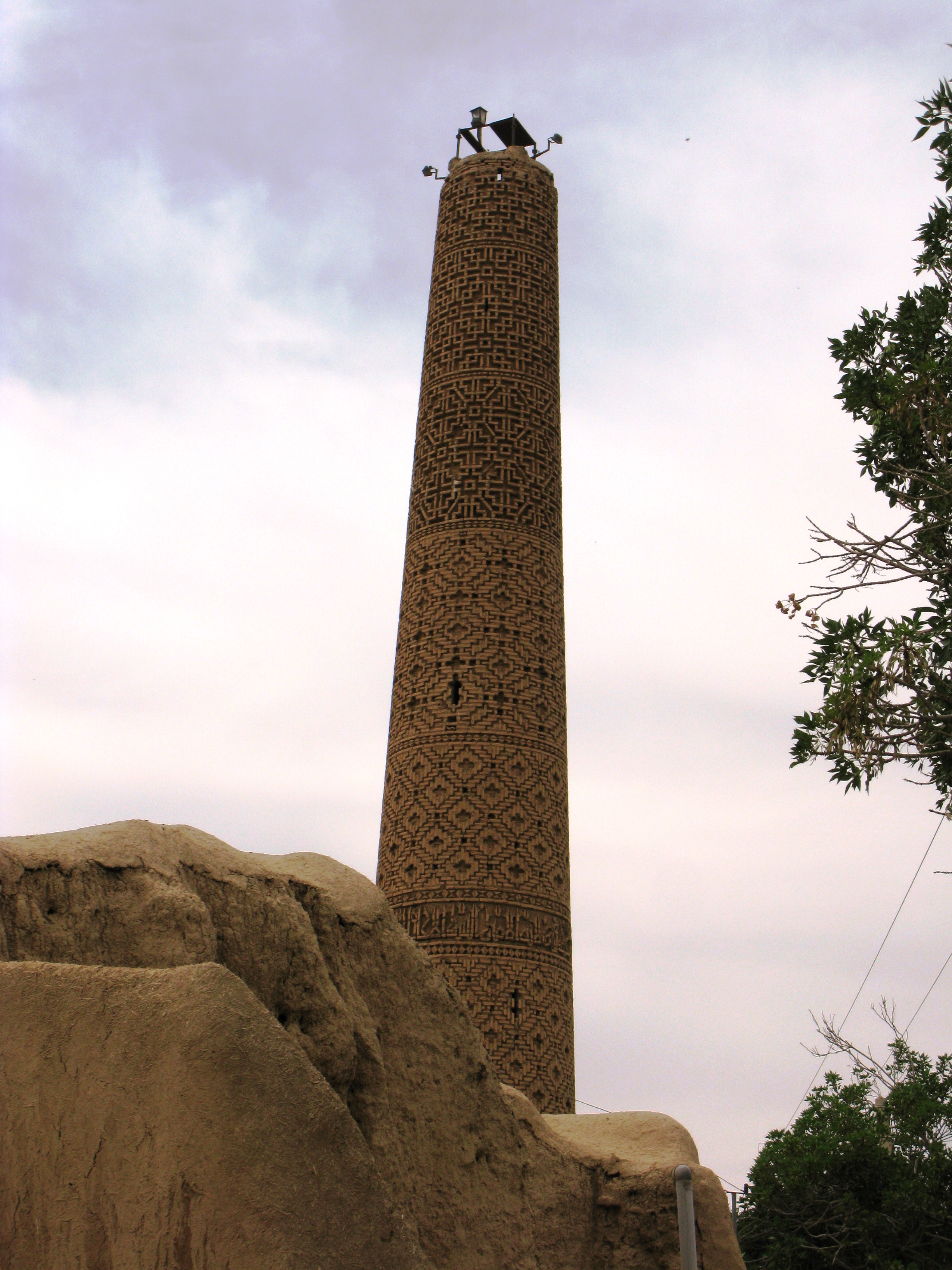 مناره مسجد جامع دامغان 