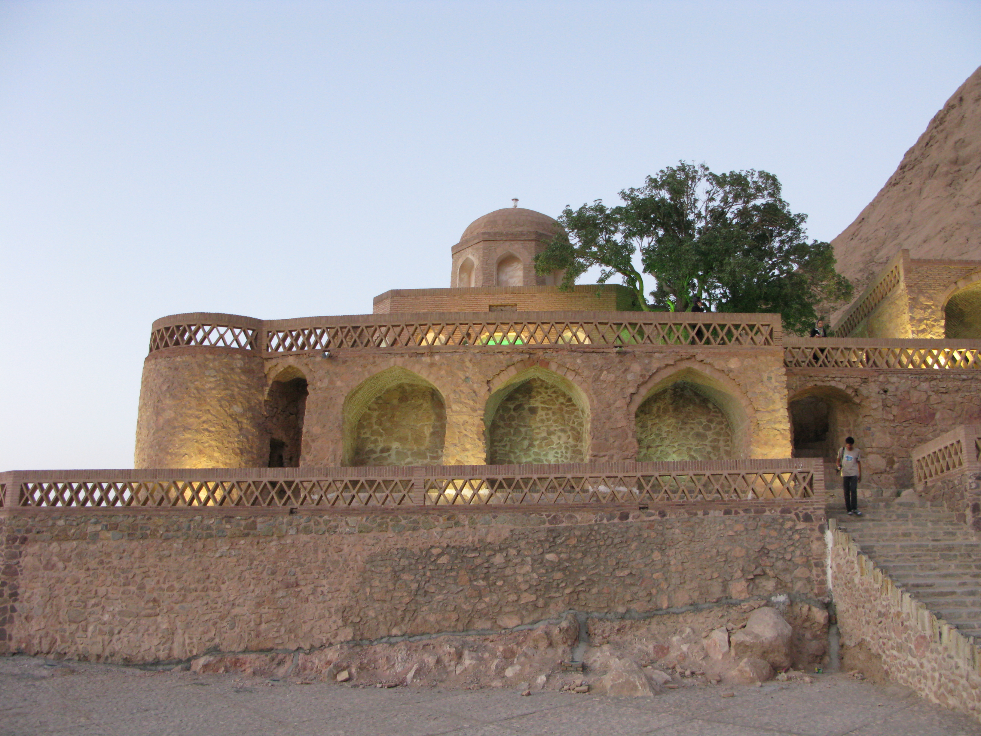 مقبره بوذرجمهر قاینی 