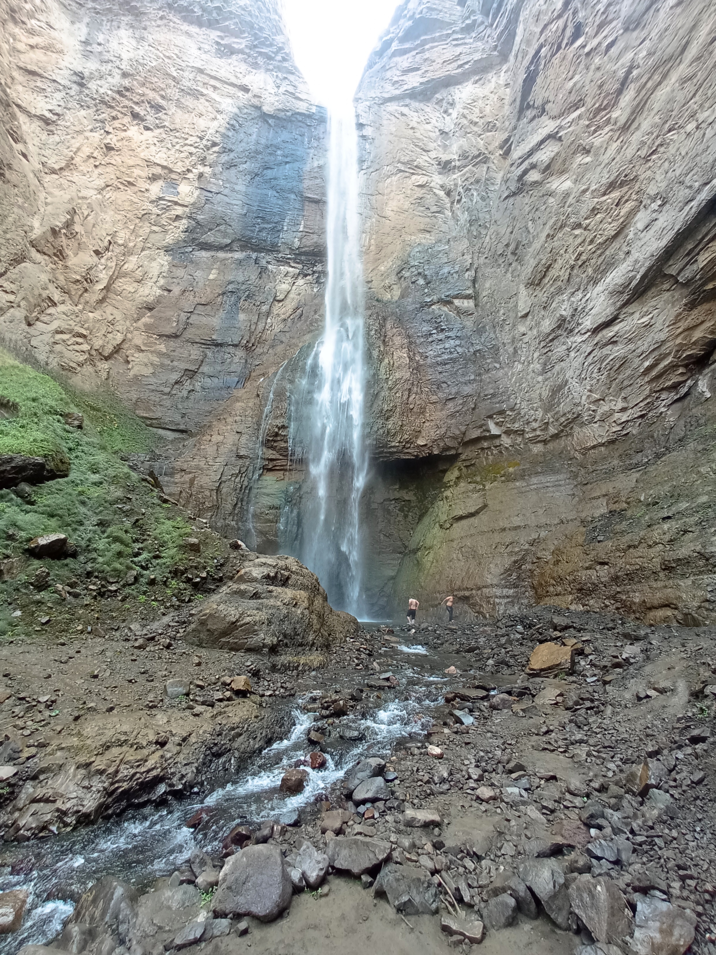 aroos waterfall