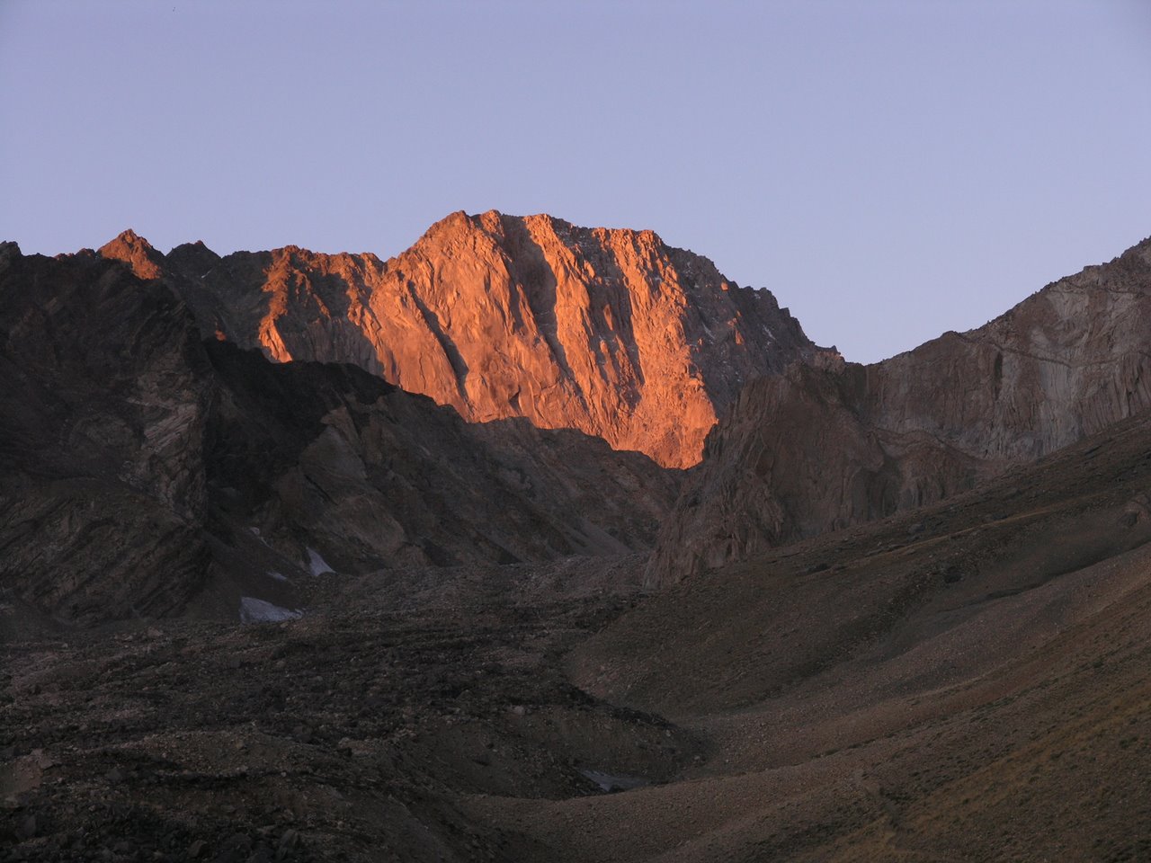 دیواره علم کوه 