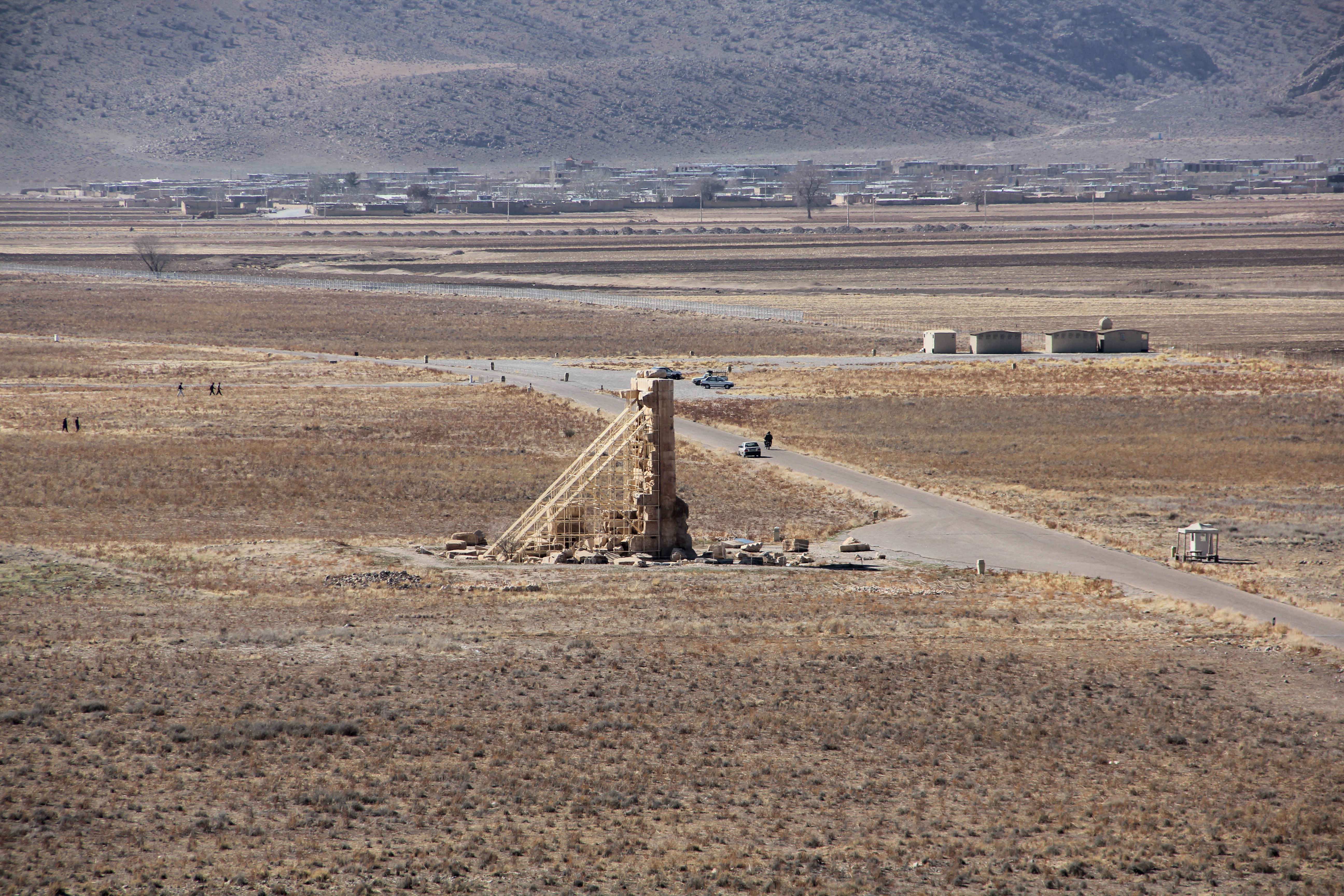 باغ پاسارگاد در دشت مرغاب