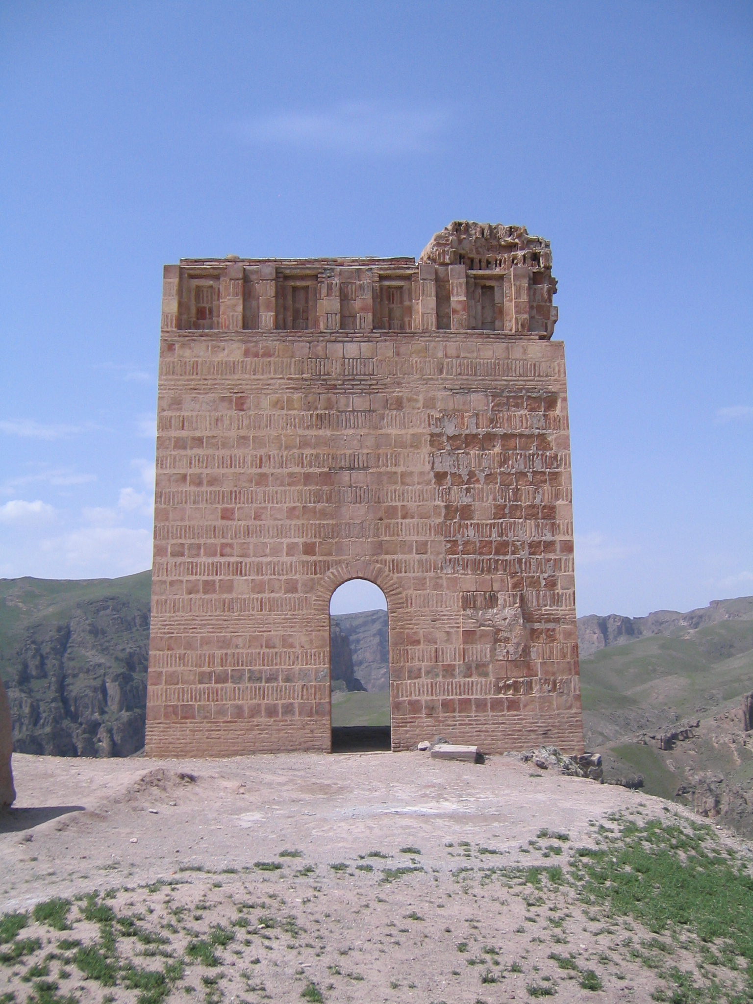 Zahhak Castle 