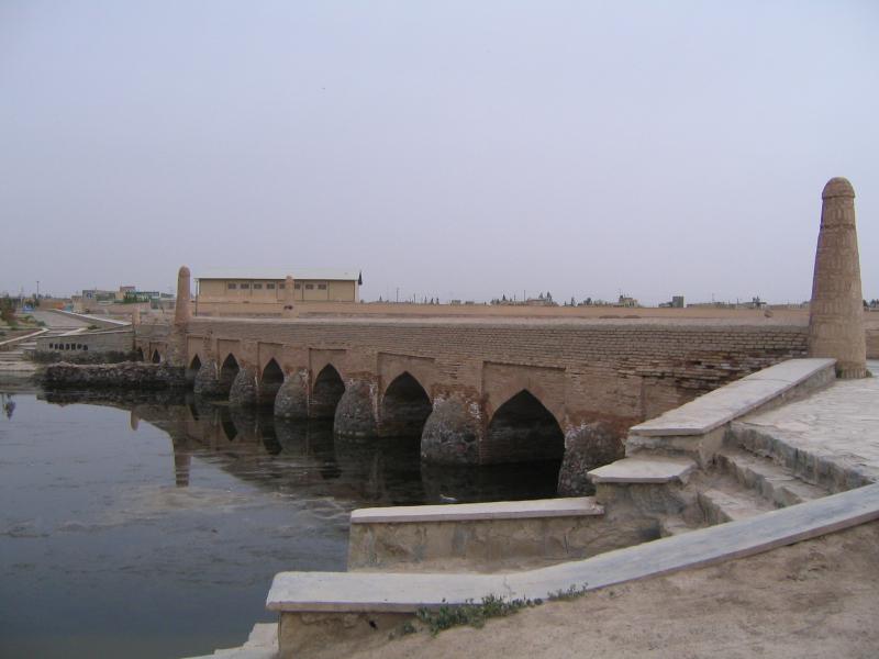 Varzaneh Old Bridge 