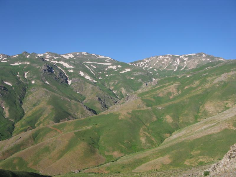 Chehel Cheshmeh Mountains 